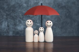 Comparaison entre assurance vie et Plan d'Épargne en Actions